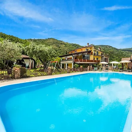 Chalet Local Stone With Shared Pool - Happy
